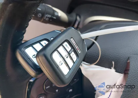 2019 Honda Pilot Touring z USA, uszkodzony, nr VIN 5FNYF6H69KB021253